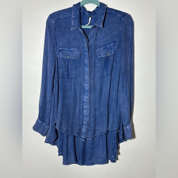 Free People One of the Guys Oversize Waffle Button Down Tunic Top size Medium - Picture 3 of 9
